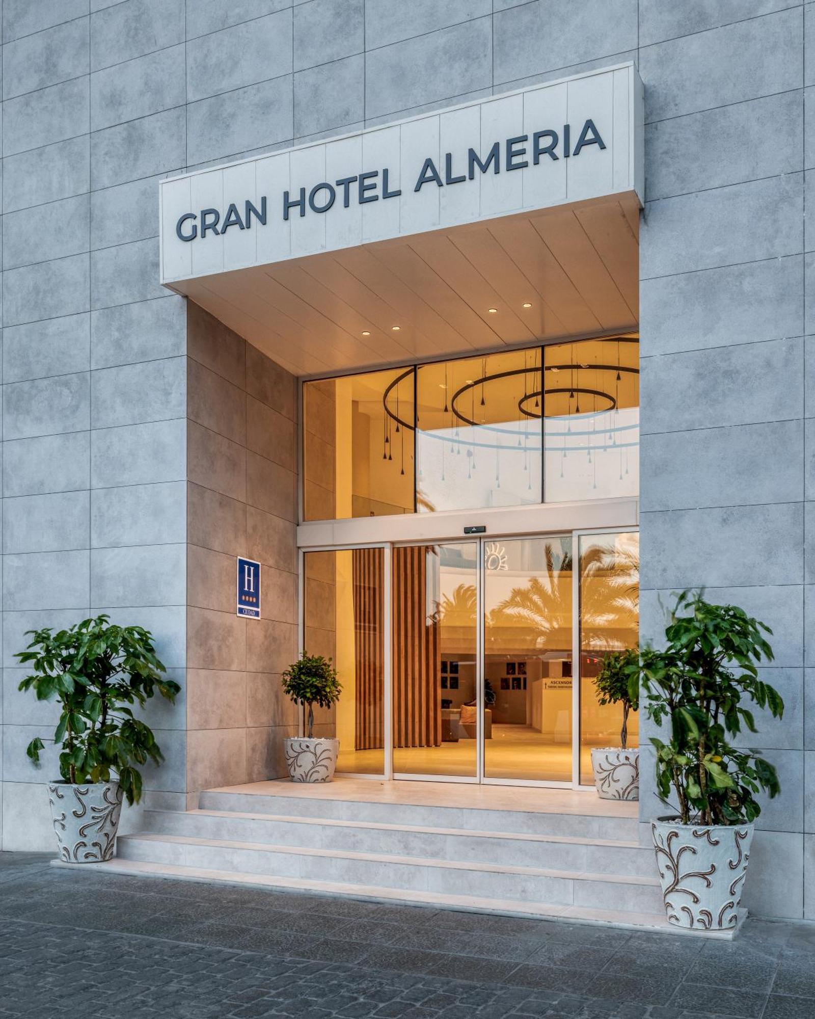 Ohtels Gran Hotel Almería Exterior photo
