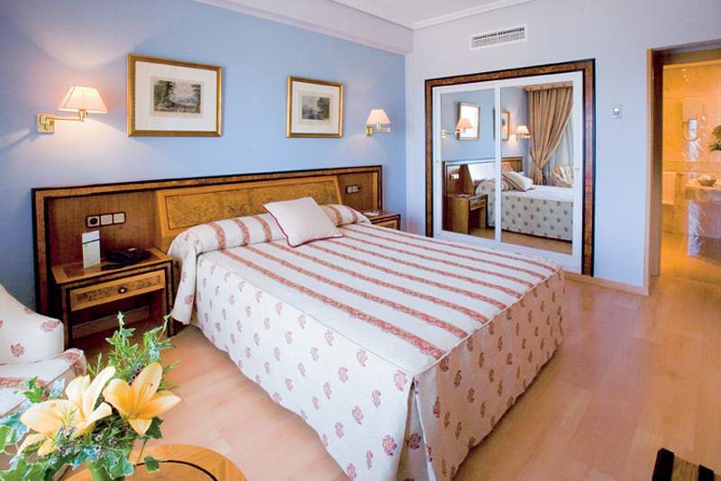 Ohtels Gran Hotel Almería Room photo